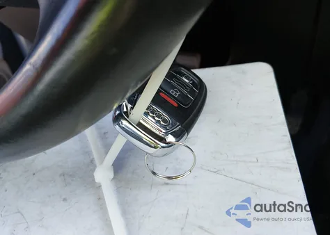 2013 Audi A4 2.0T Premium z USA, uszkodzony, nr VIN WAUBFAFL2DN003969